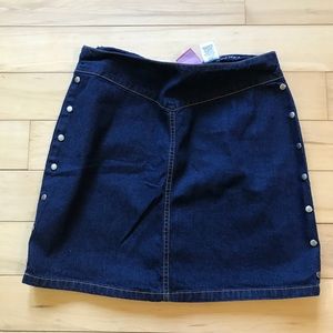 Detailed jean skirt size 1